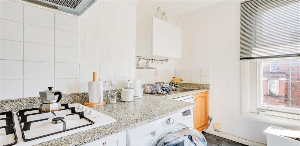 			2 Bedroom, 1 bath, 1 reception Flat			 Gascony Avenue, West Hampstead